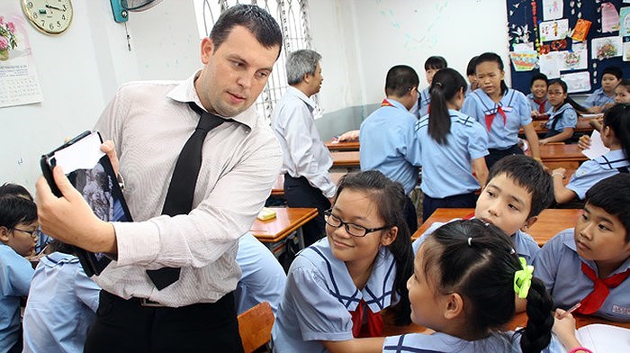 Sinh viên ngoại quốc kiếm tiền ở Việt Nam