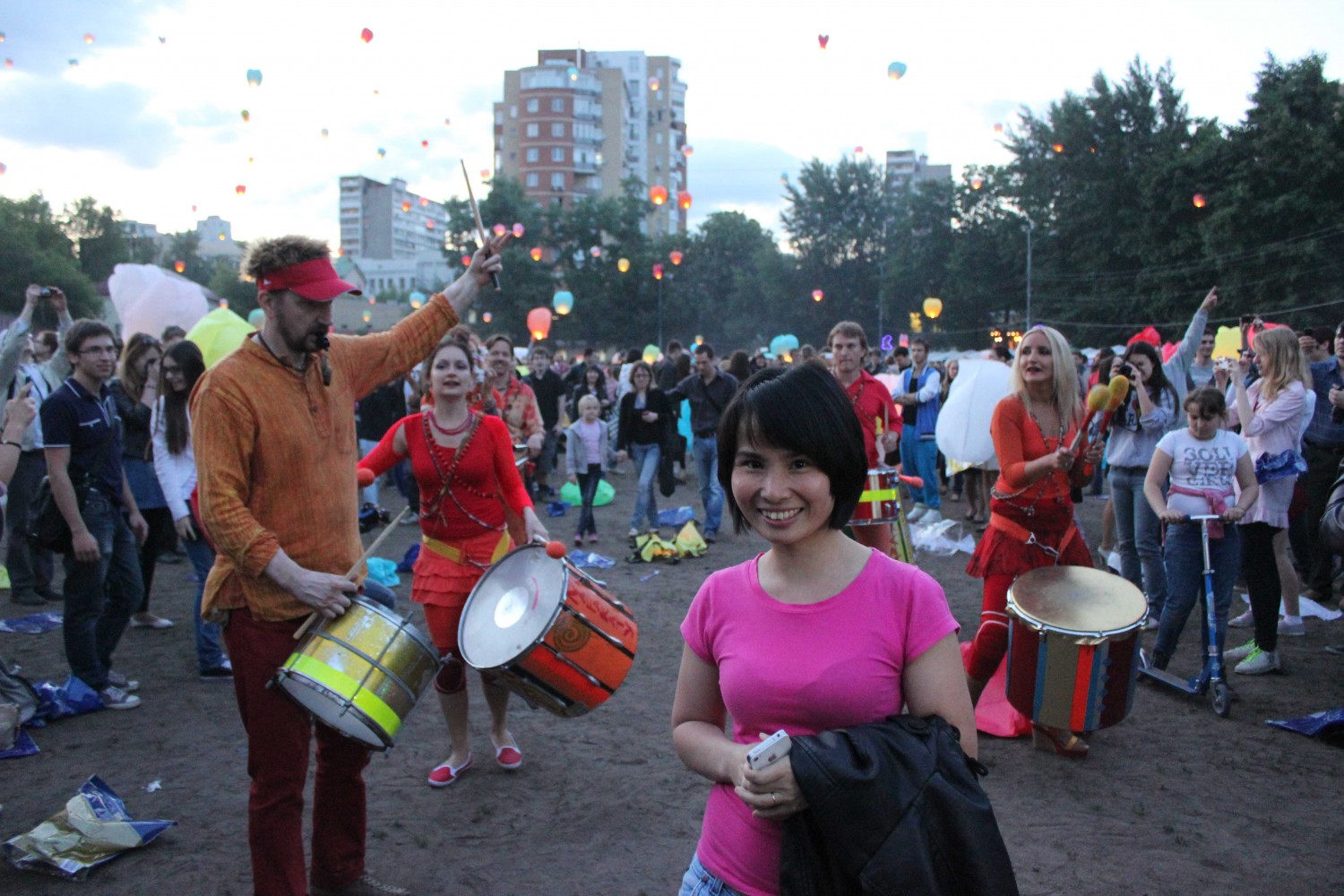Lung linh lễ hội thả đèn trời tại Moscow, Nga