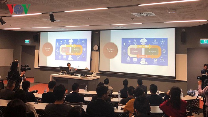 Du học sinh Việt Nam tại Australia hào hứng tìm hiểu về Big Data