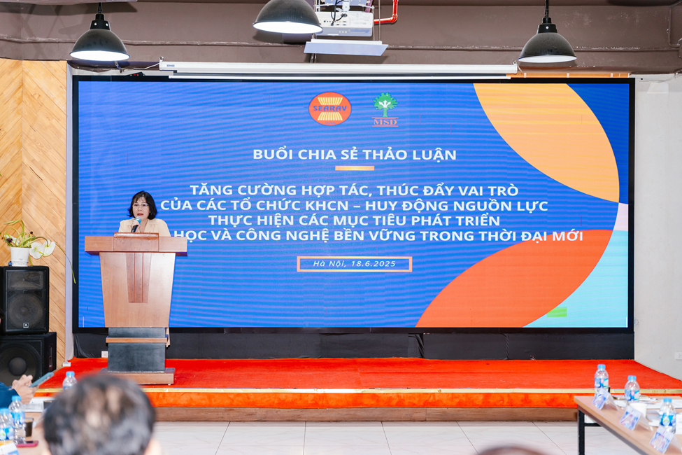 Bà Nguyễn Thị Minh Hoà – Phó Chủ tịch kiêm Tổng Thư ký SEARAV chia sẻ góc nhìn từ các tổ chức KH&CN ngoài công lập